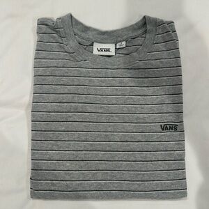 🩷 vans gray t-shirt